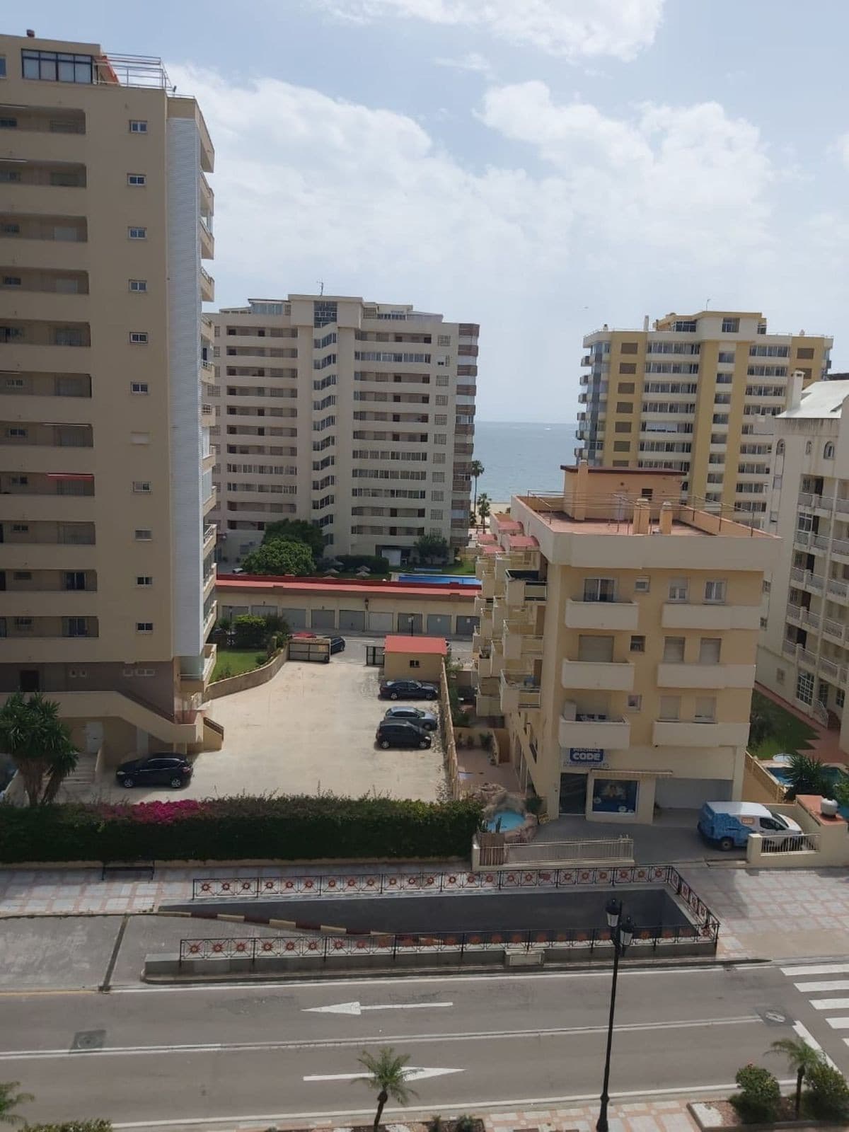 Middle Floor Apartment in Fuengirola — photo 1 of 10