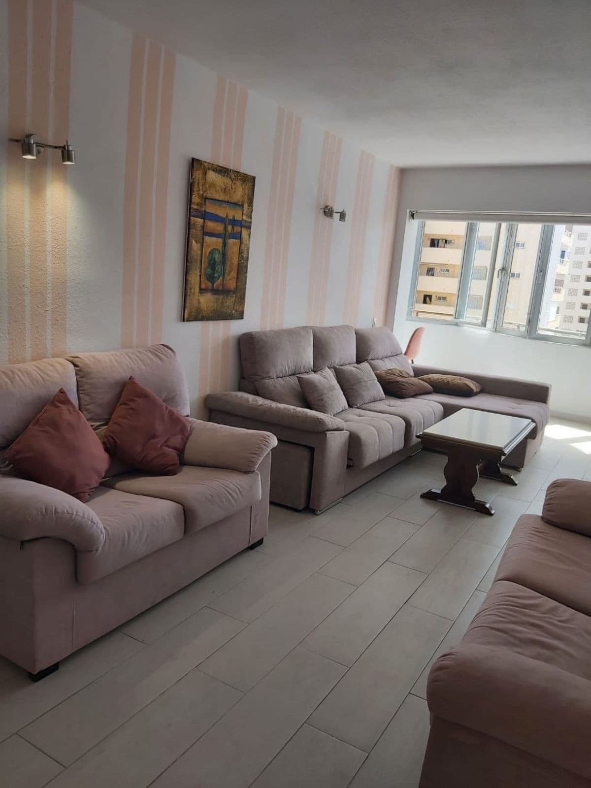 Middle Floor Apartment in Fuengirola — photo 3 of 10