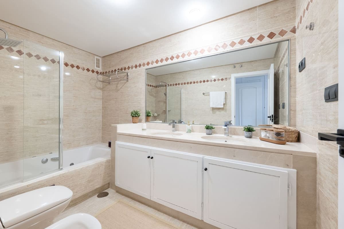 Ground Floor Apartment in La Mairena — photo 9 of 10