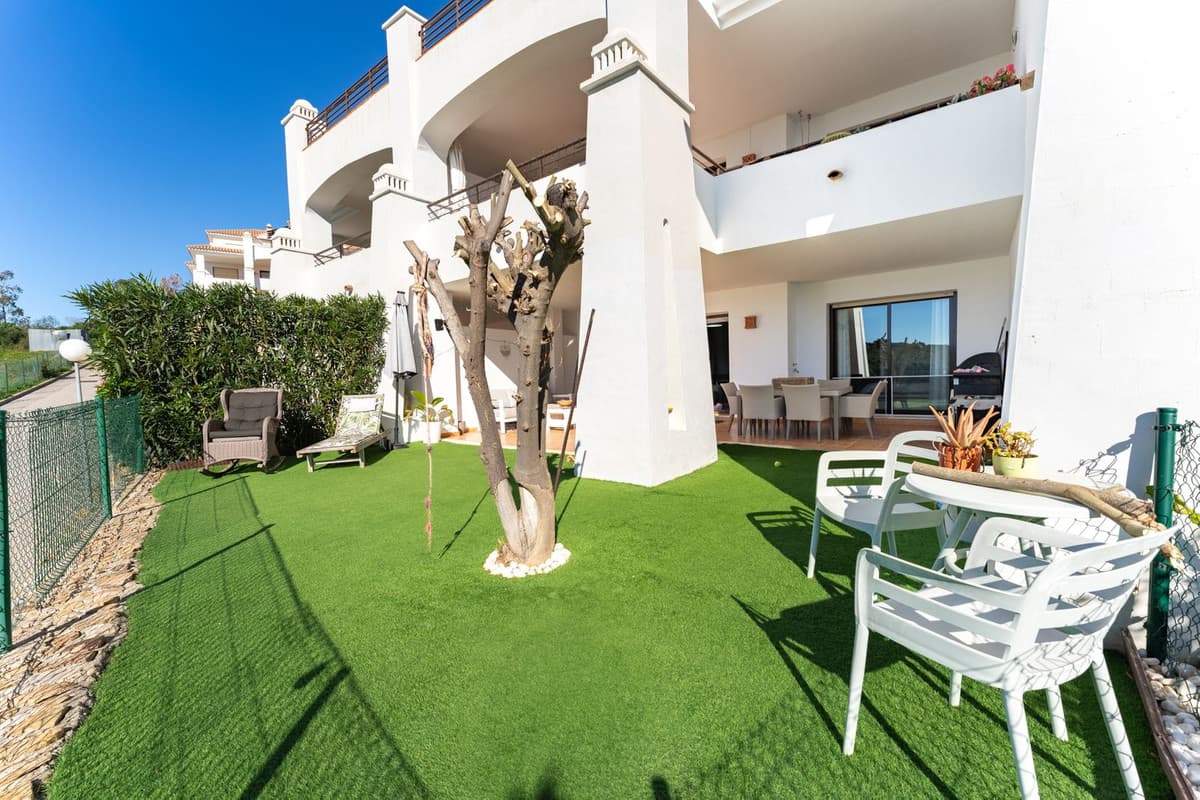 Ground Floor Apartment in Casares — photo 2 of 10