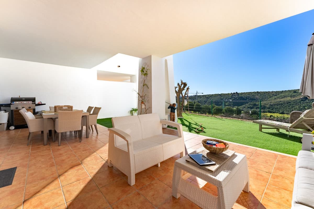Ground Floor Apartment in Casares — photo 8 of 10