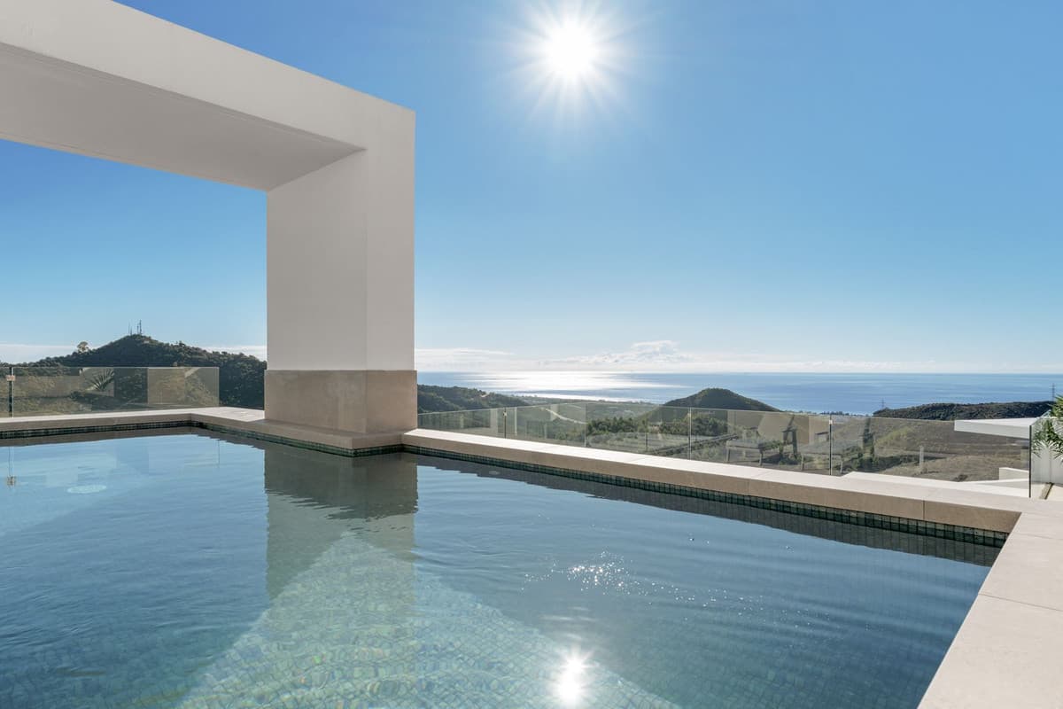 Penthouse in Ojén — photo 1 of 10