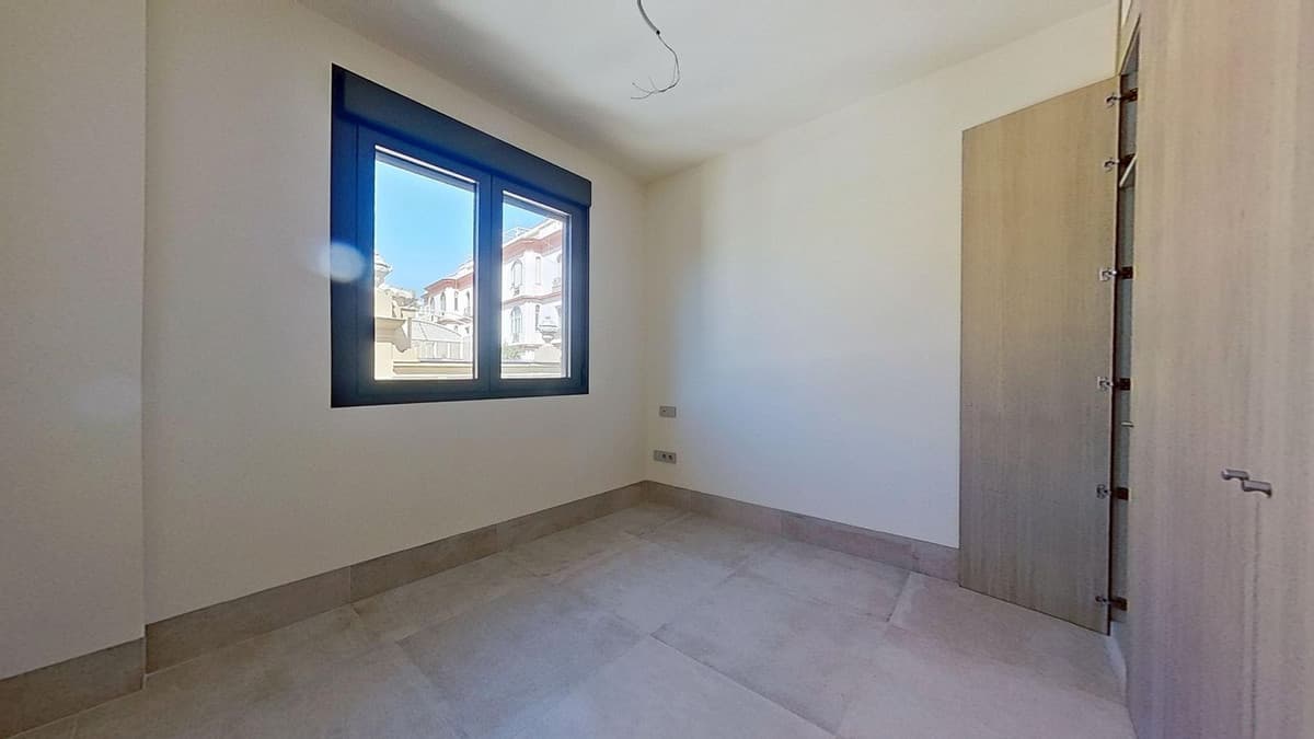 Middle Floor Apartment in Málaga Centro — photo 7 of 10
