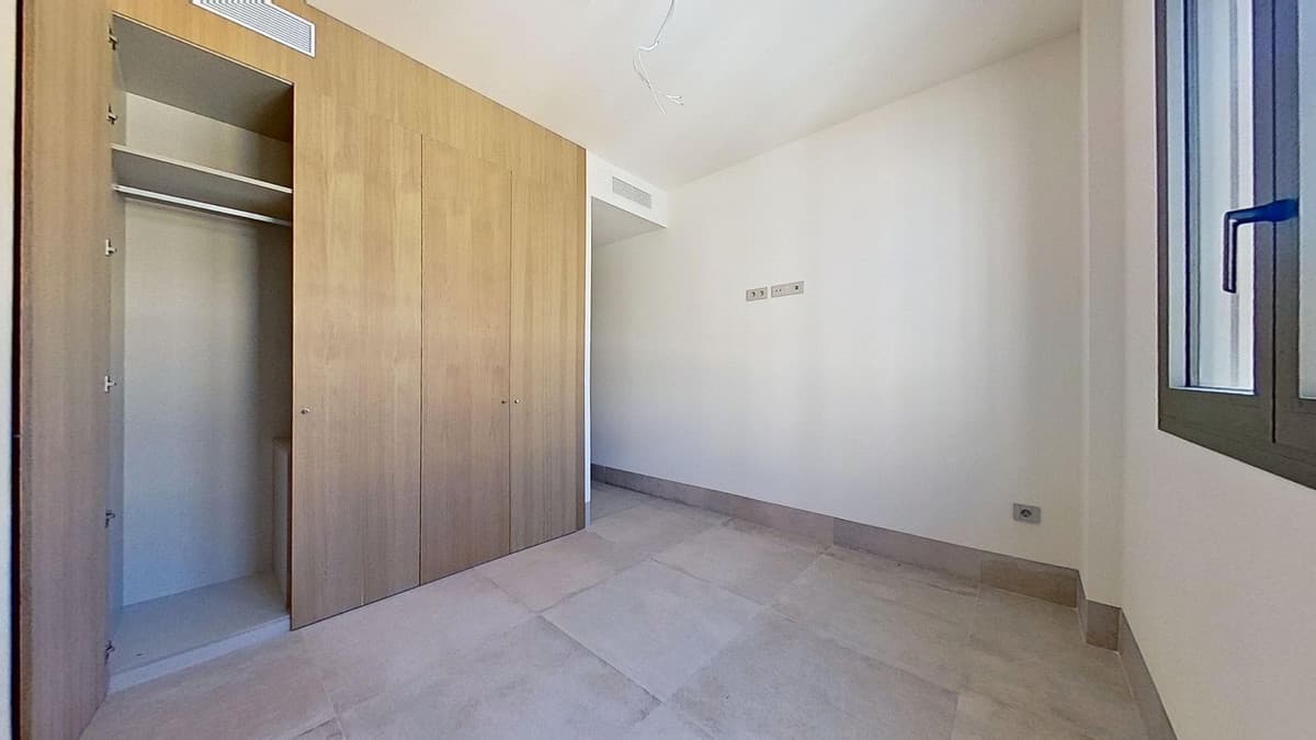 Middle Floor Apartment in Málaga Centro — photo 9 of 10