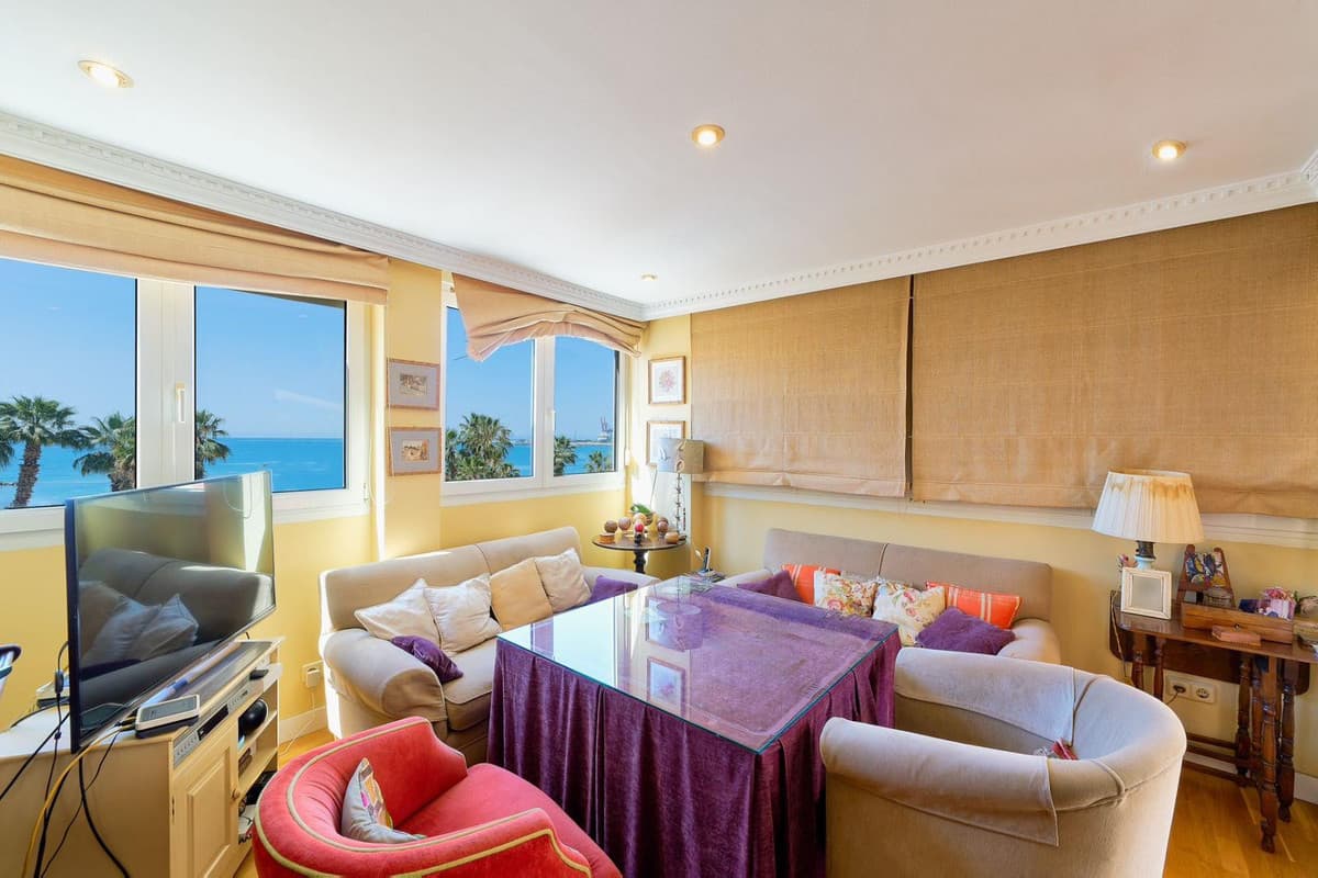 Penthouse in Málaga Centro — photo 2 of 10
