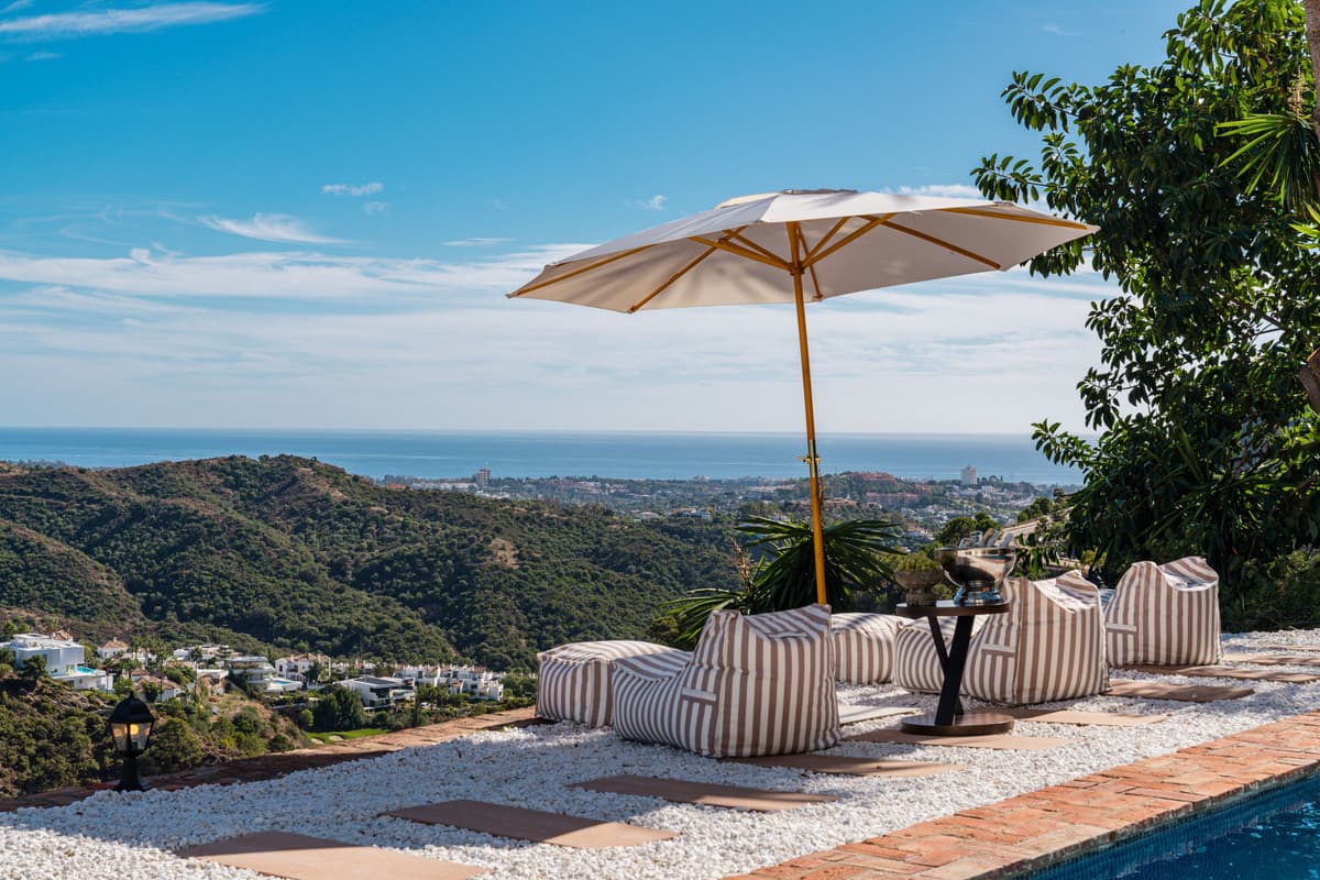 Detached Villa in El Madroñal — photo 1 of 10