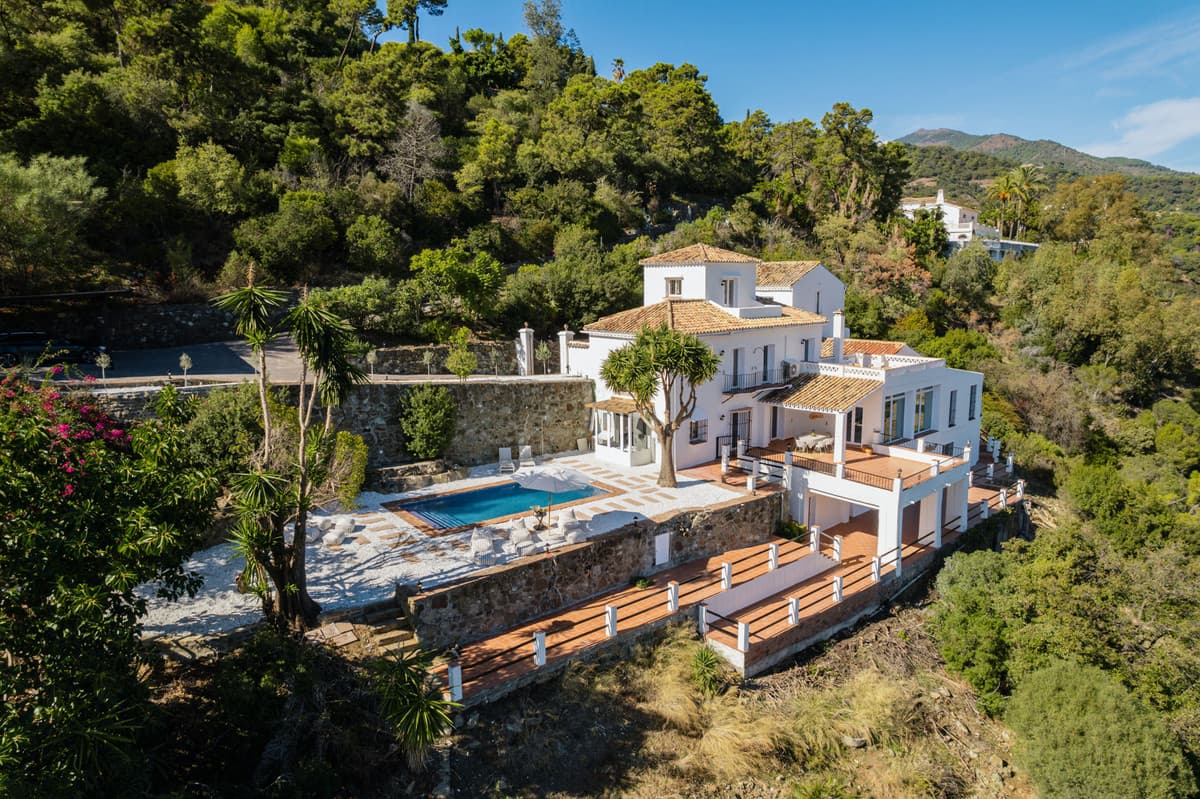 Detached Villa in El Madroñal — photo 2 of 10