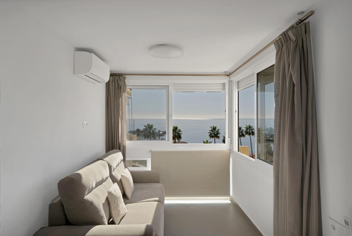 Middle Floor Apartment in Marbella — photo 2 of 10