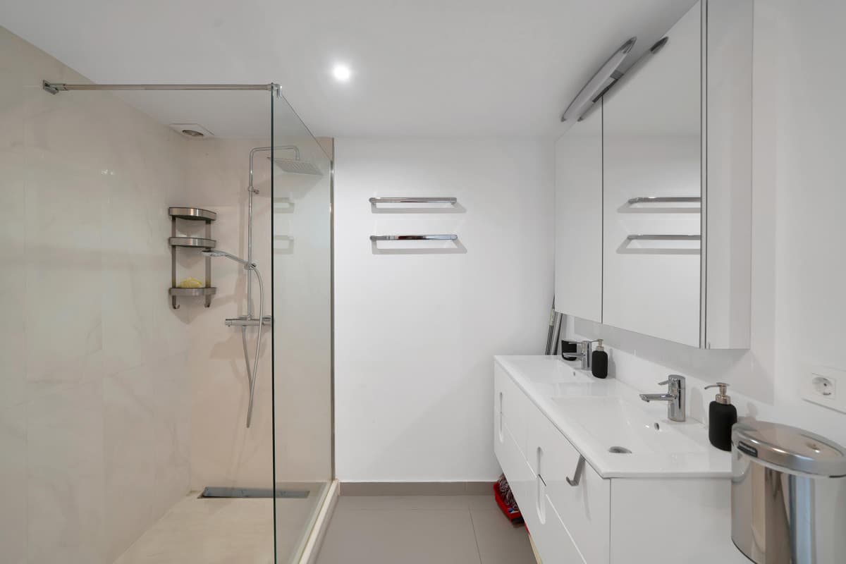 Middle Floor Apartment in Marbella — photo 10 of 10
