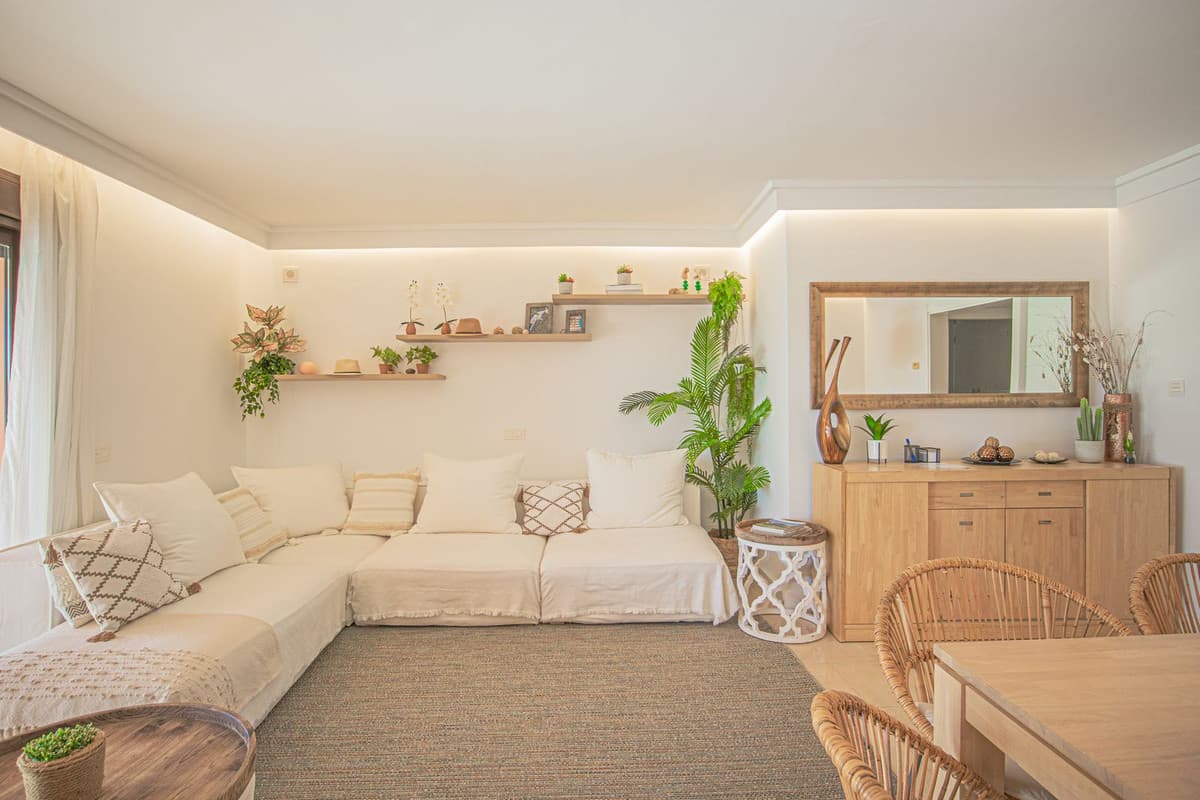 Middle Floor Apartment in Estepona — photo 4 of 10
