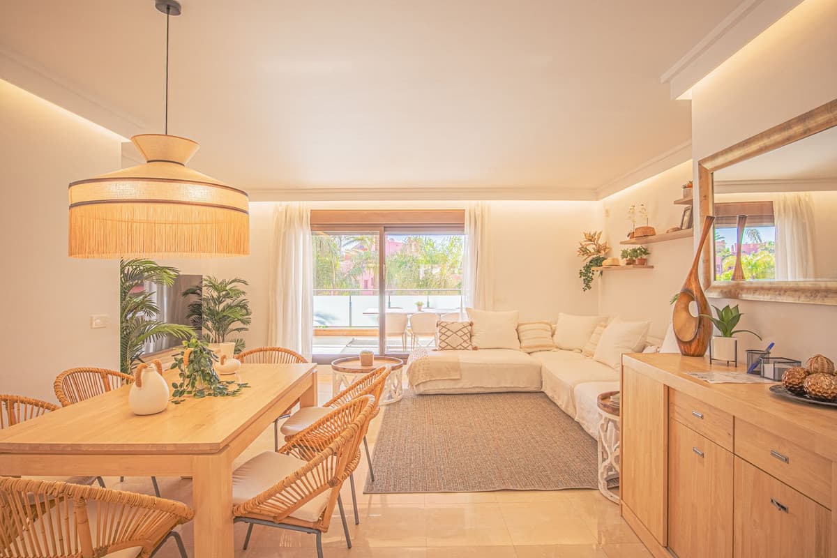 Middle Floor Apartment in Estepona — photo 9 of 10