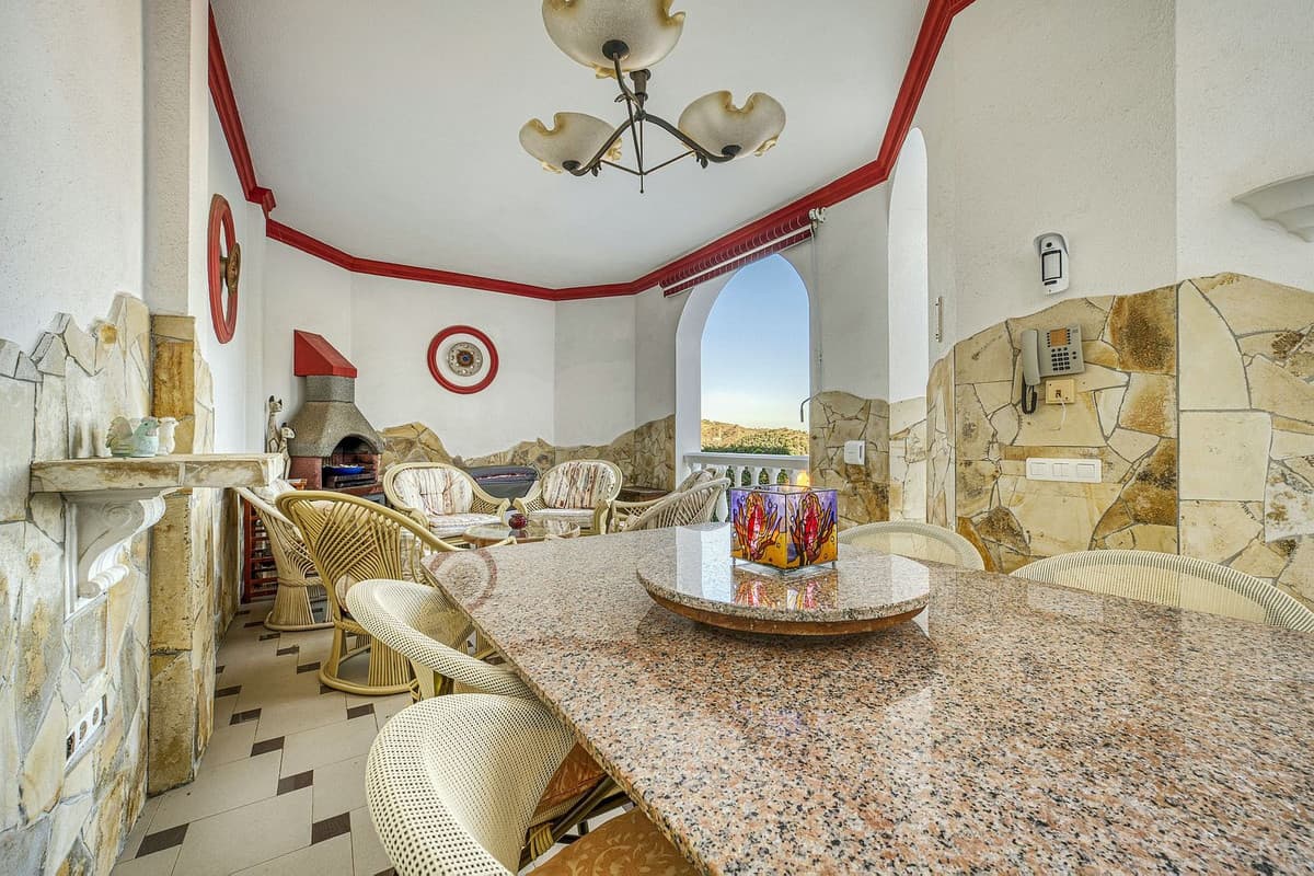 Detached Villa in Hacienda Las Chapas — photo 6 of 10
