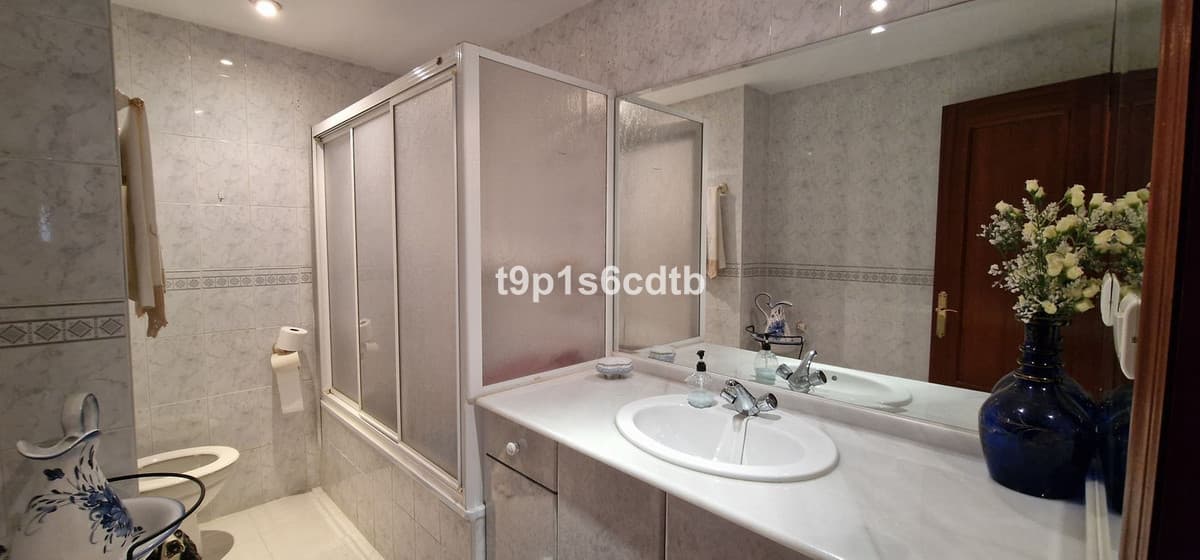 Middle Floor Apartment in San Pedro de Alcántara — photo 10 of 10