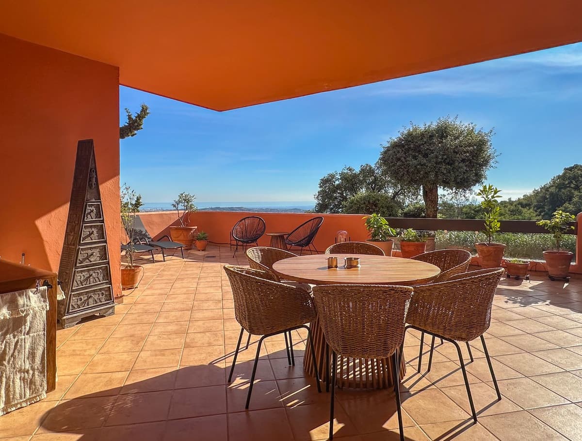 Middle Floor Apartment in La Mairena — photo 1 of 10