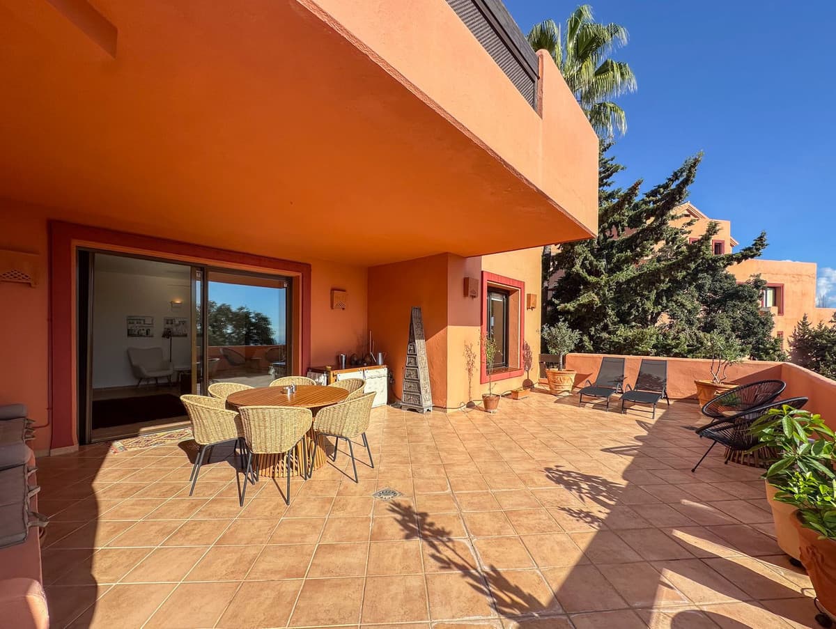 Middle Floor Apartment in La Mairena — photo 3 of 10