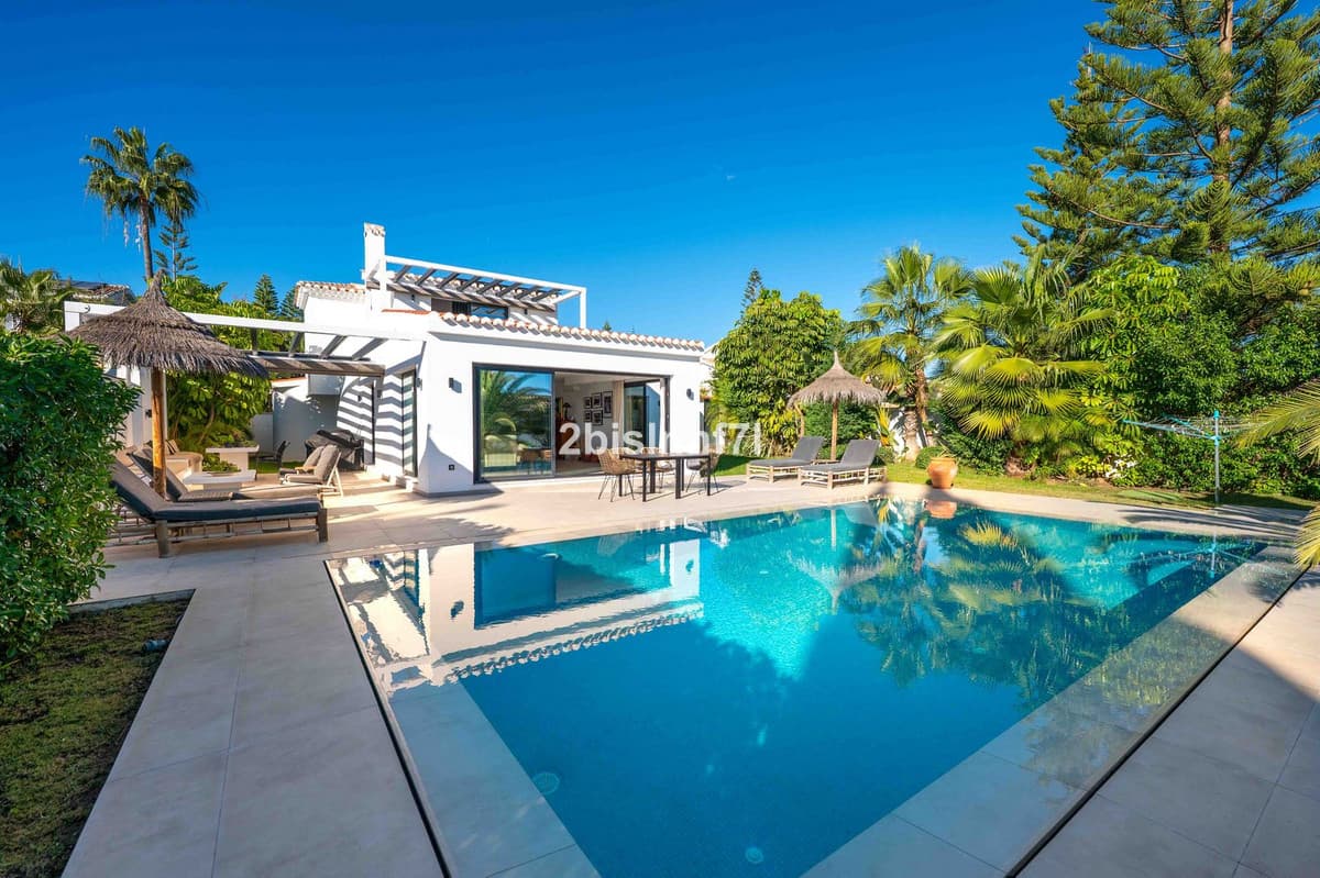 Detached Villa in Elviria — photo 3 of 10