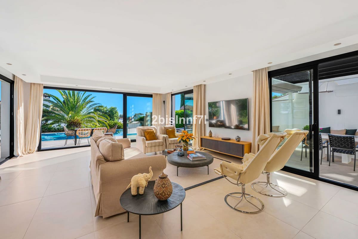 Detached Villa in Elviria — photo 4 of 10