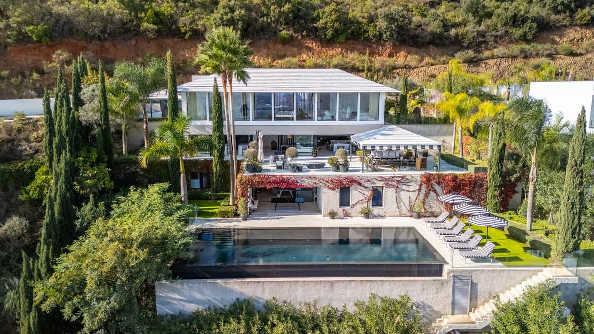 Detached Villa in Elviria — photo 2 of 10