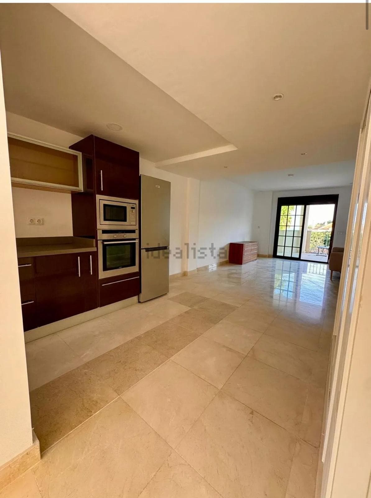 Middle Floor Apartment in Torrequebrada — photo 6 of 10
