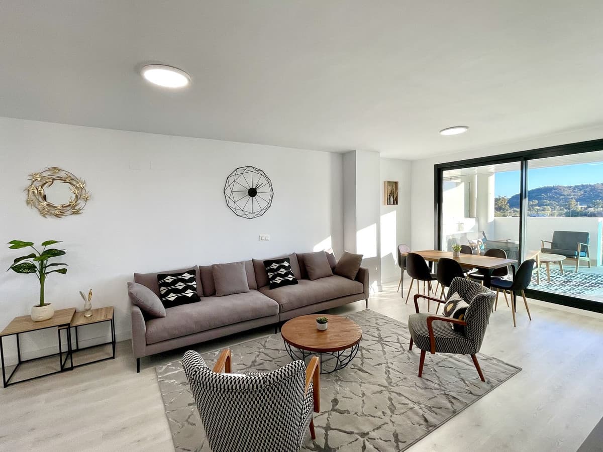 Middle Floor Apartment in Las Lagunas — photo 4 of 10