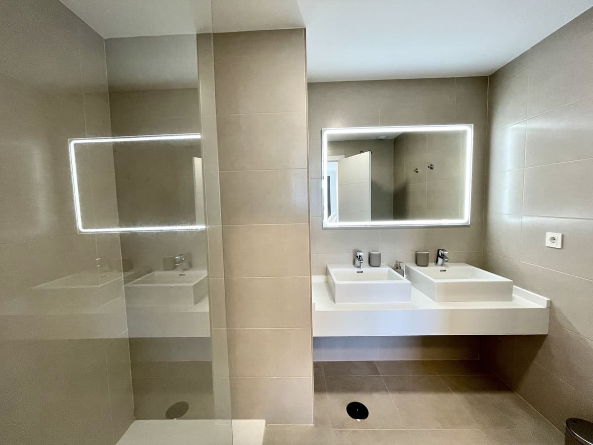 Middle Floor Apartment in Las Lagunas — photo 6 of 10