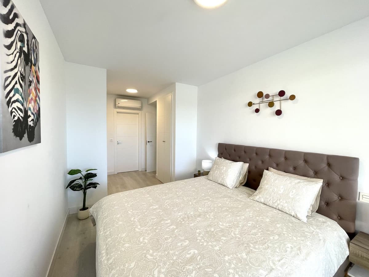 Middle Floor Apartment in Las Lagunas — photo 9 of 10