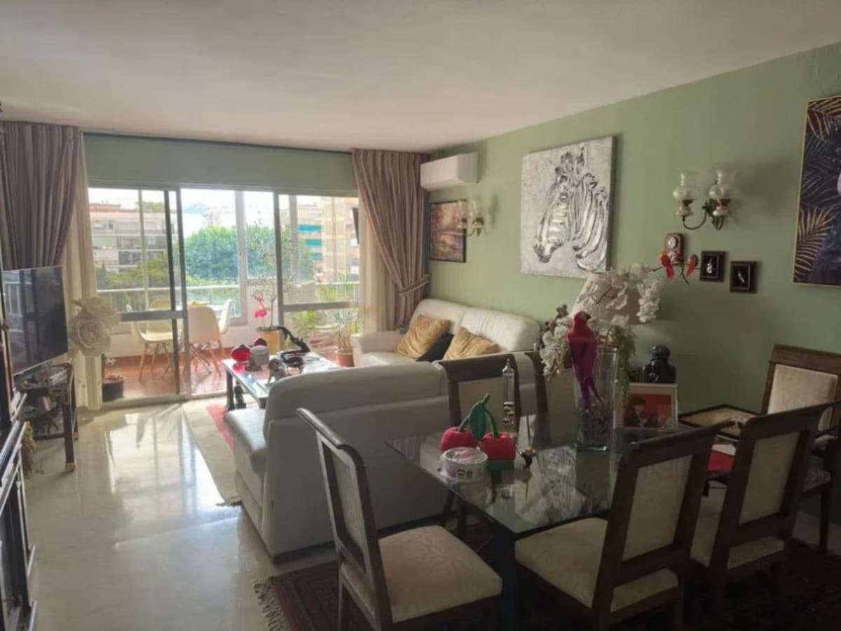 Middle Floor Apartment in Marbella — photo 4 of 10