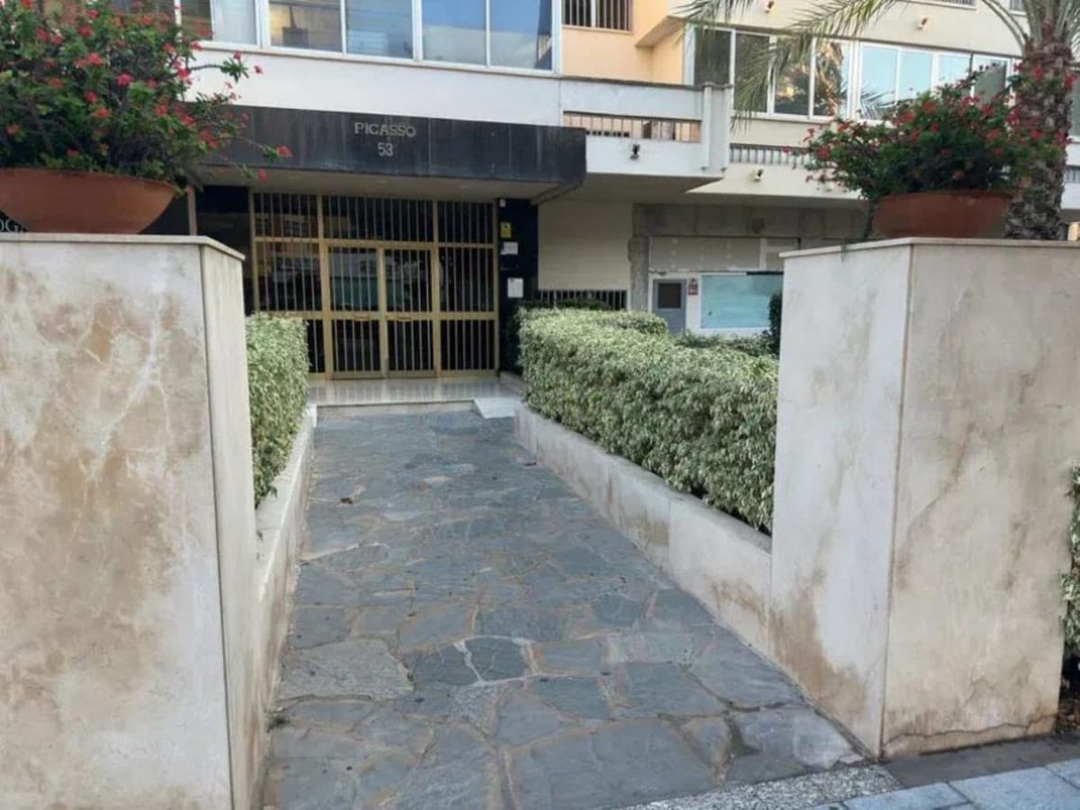 Middle Floor Apartment in Marbella — photo 6 of 10
