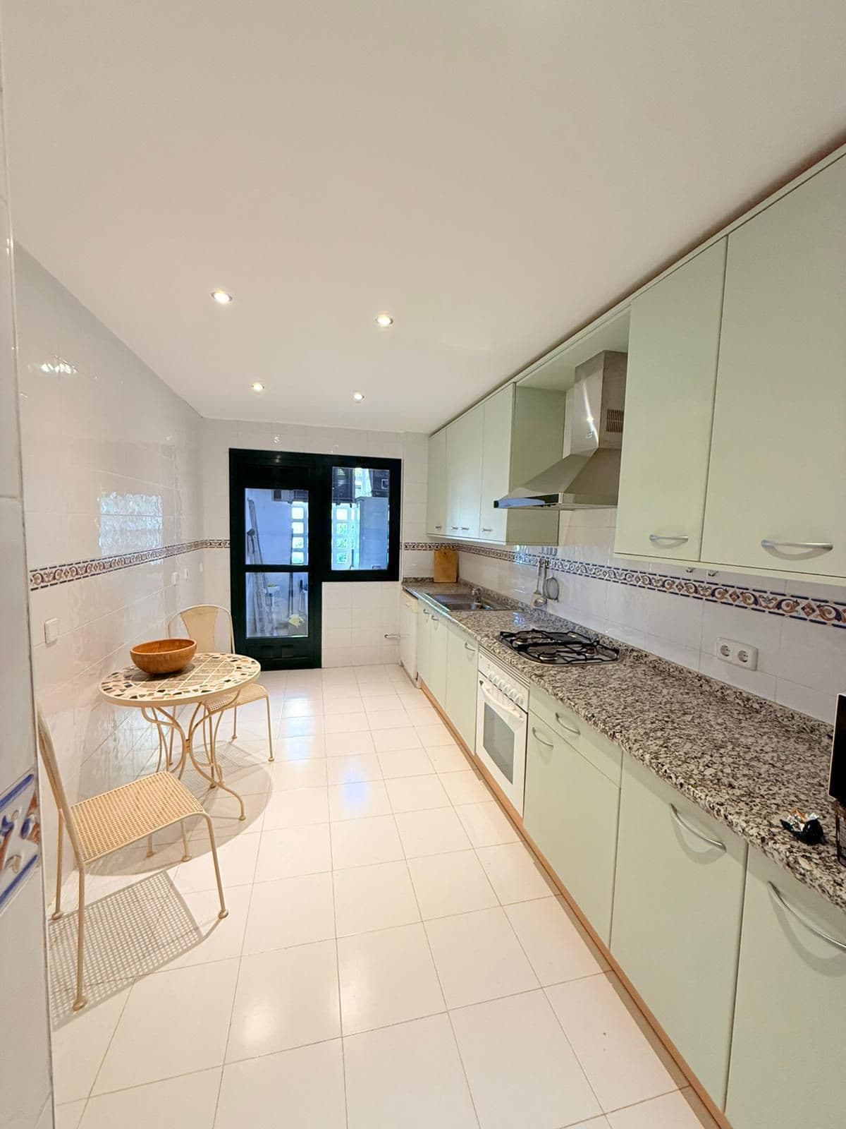 Middle Floor Apartment in San Pedro de Alcántara — photo 4 of 10
