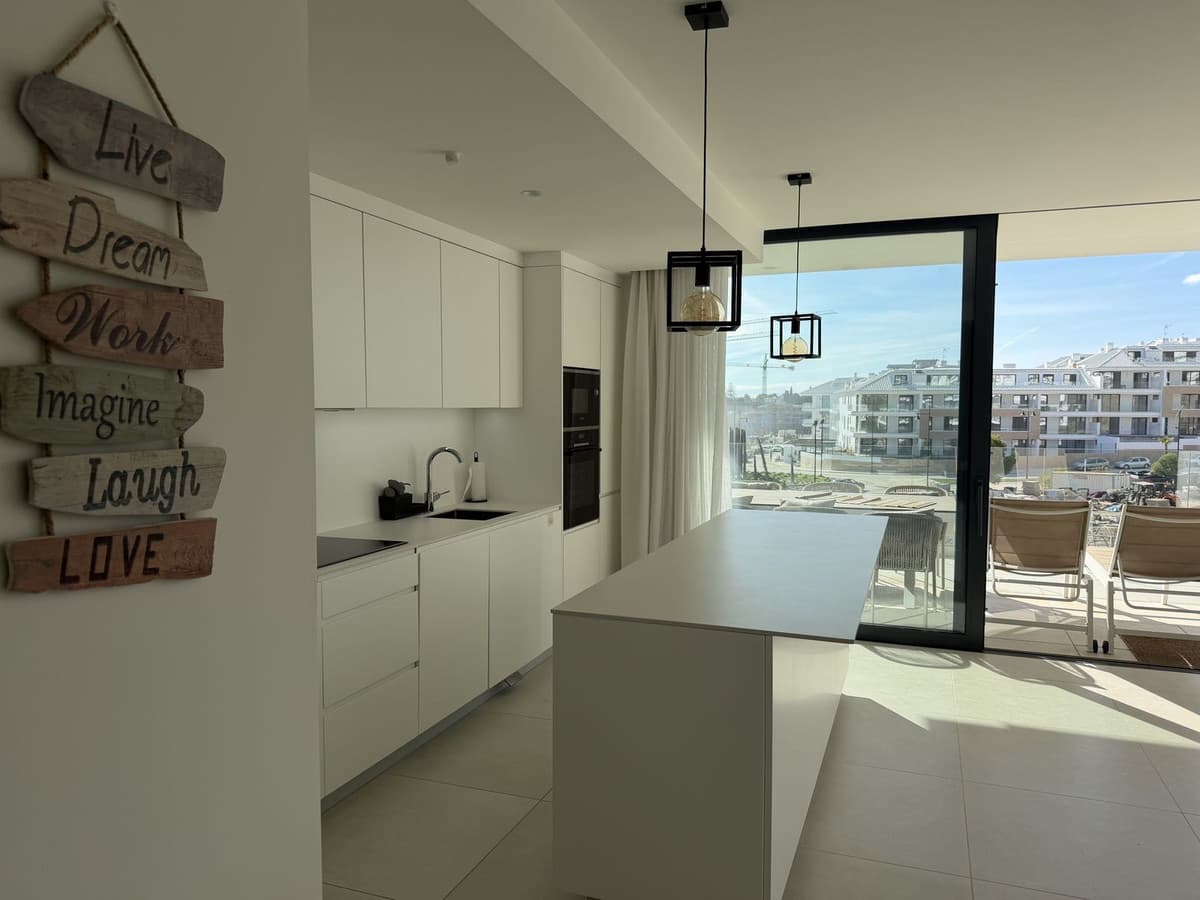 Middle Floor Apartment in Higueron — photo 1 of 10