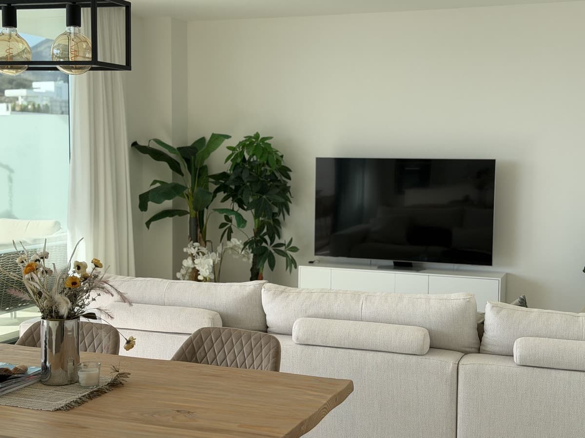 Middle Floor Apartment in Higueron — photo 3 of 10