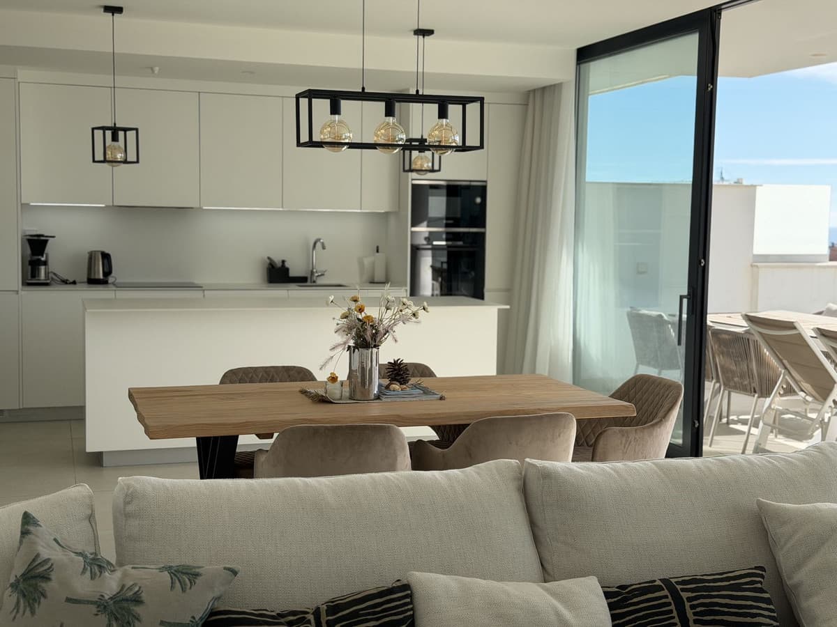 Middle Floor Apartment in Higueron — photo 8 of 10