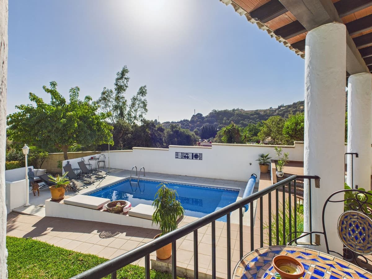 Detached Villa in Estepona — photo 1 of 10