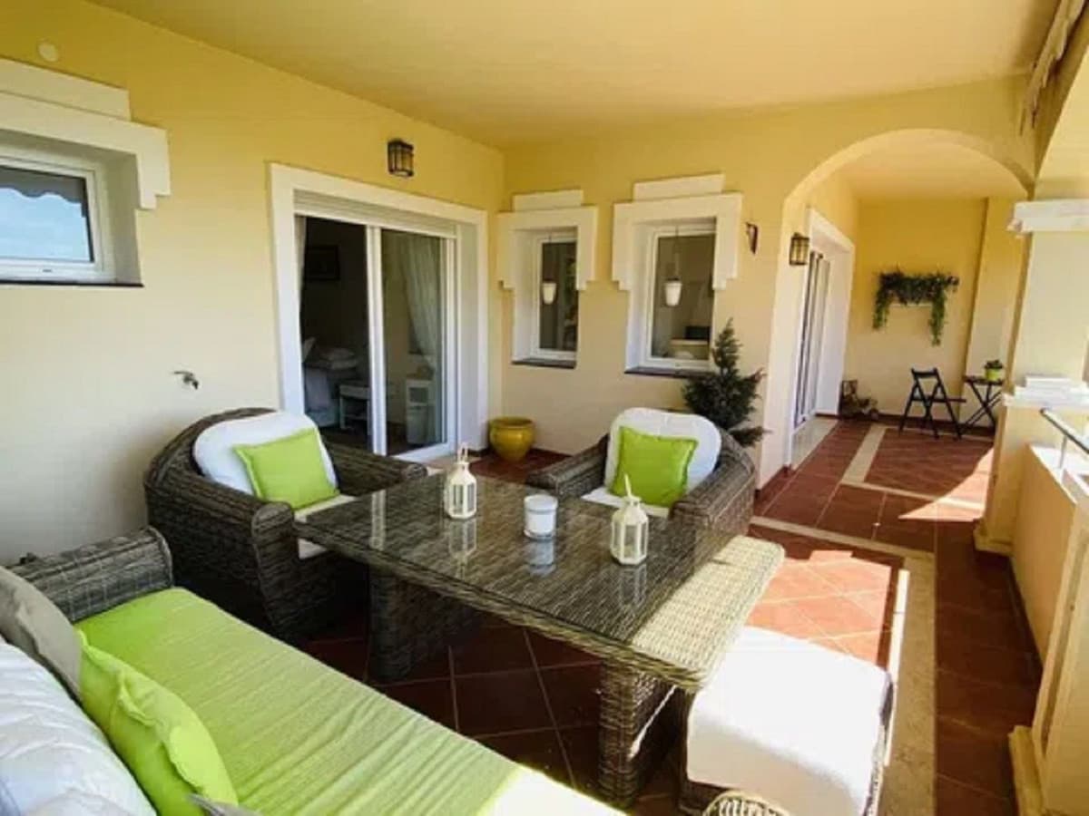 Ground Floor Apartment in Elviria — photo 2 of 10
