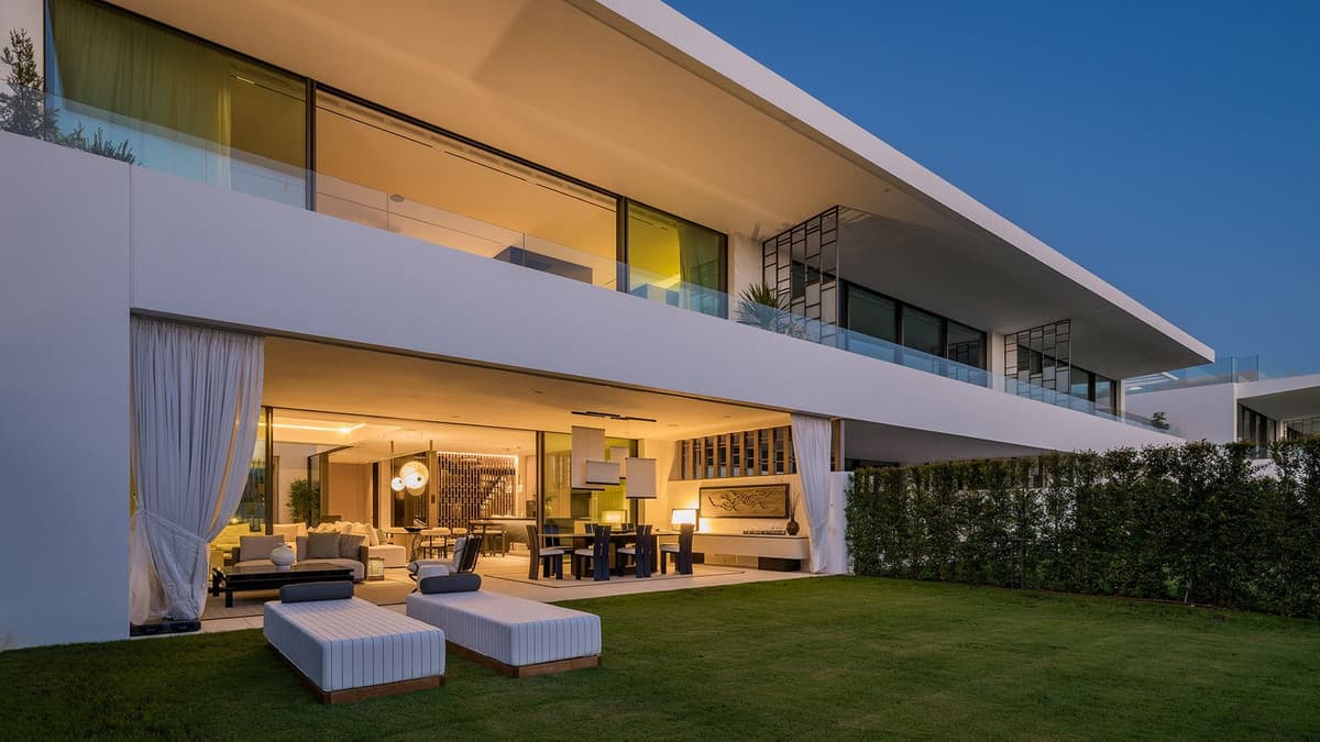 Semi-Detached House in Marbella — photo 1 of 10