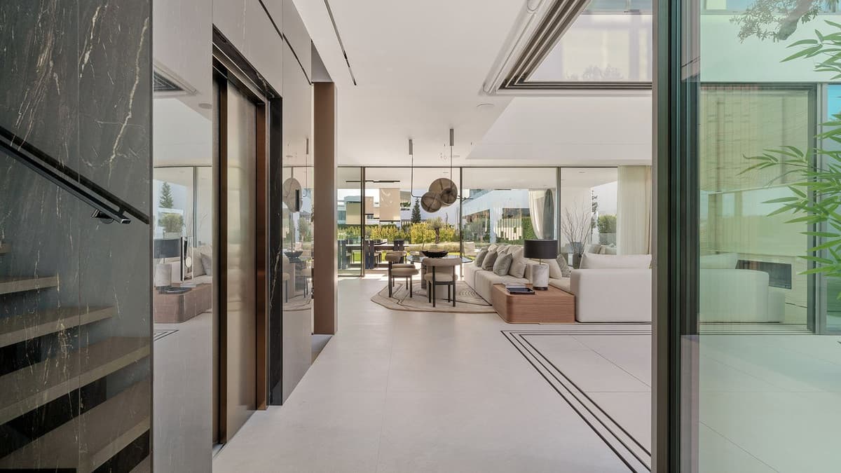 Semi-Detached House in Marbella — photo 3 of 10