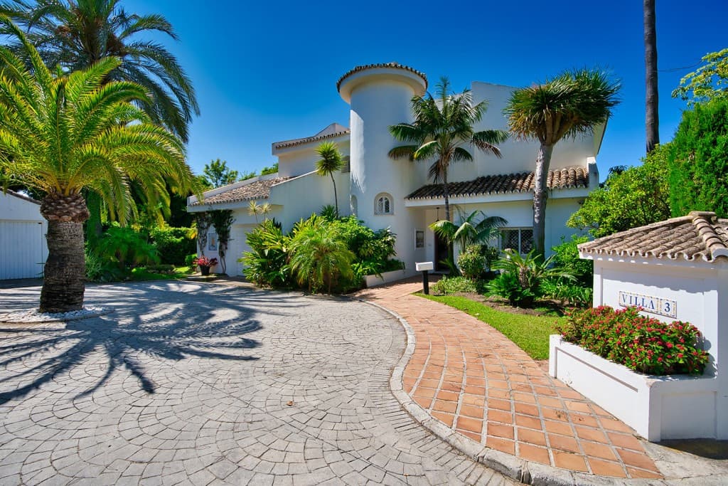 Detached Villa in Marbella — photo 2 of 10