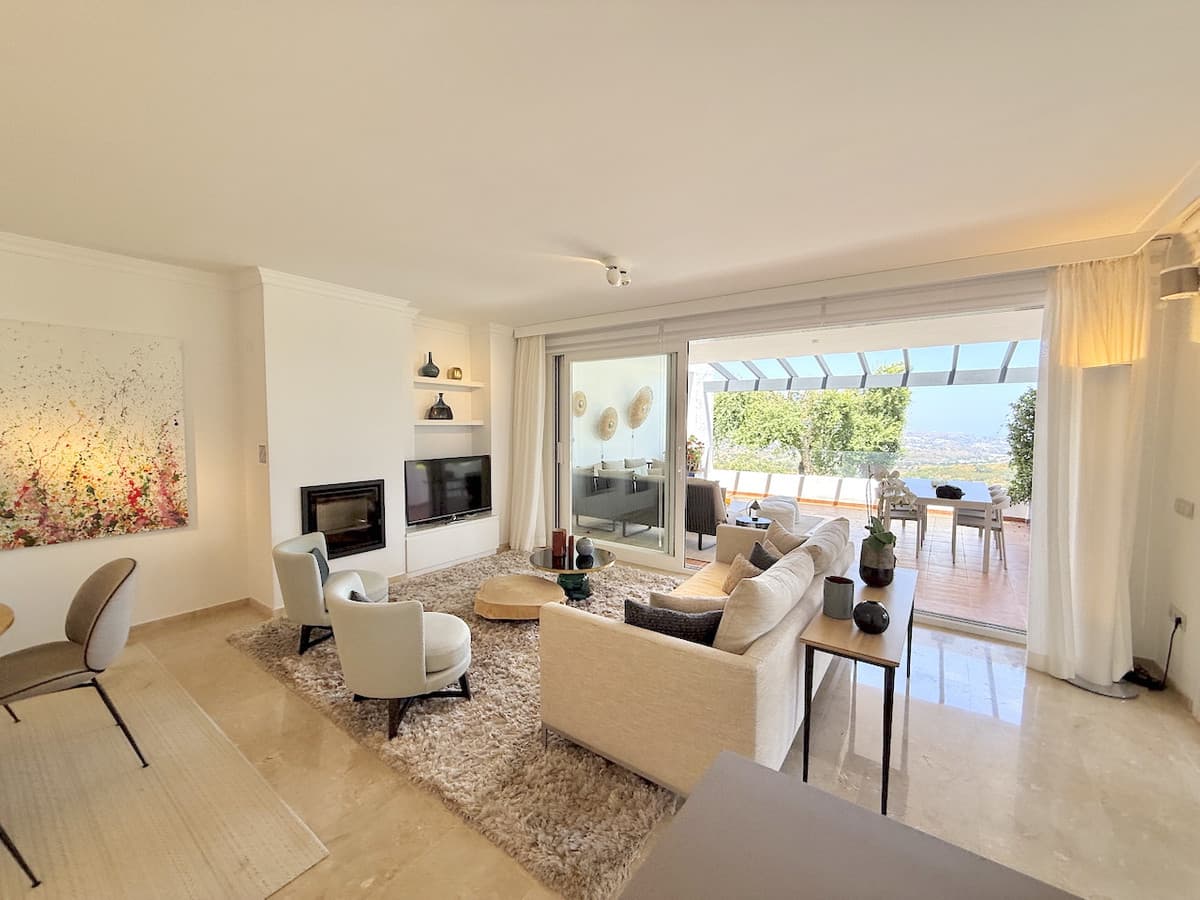 Middle Floor Apartment in La Mairena — photo 3 of 10