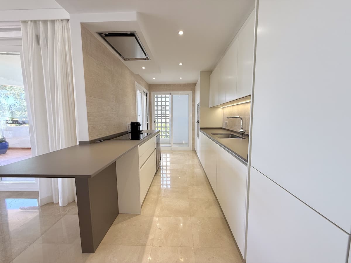 Middle Floor Apartment in La Mairena — photo 9 of 10