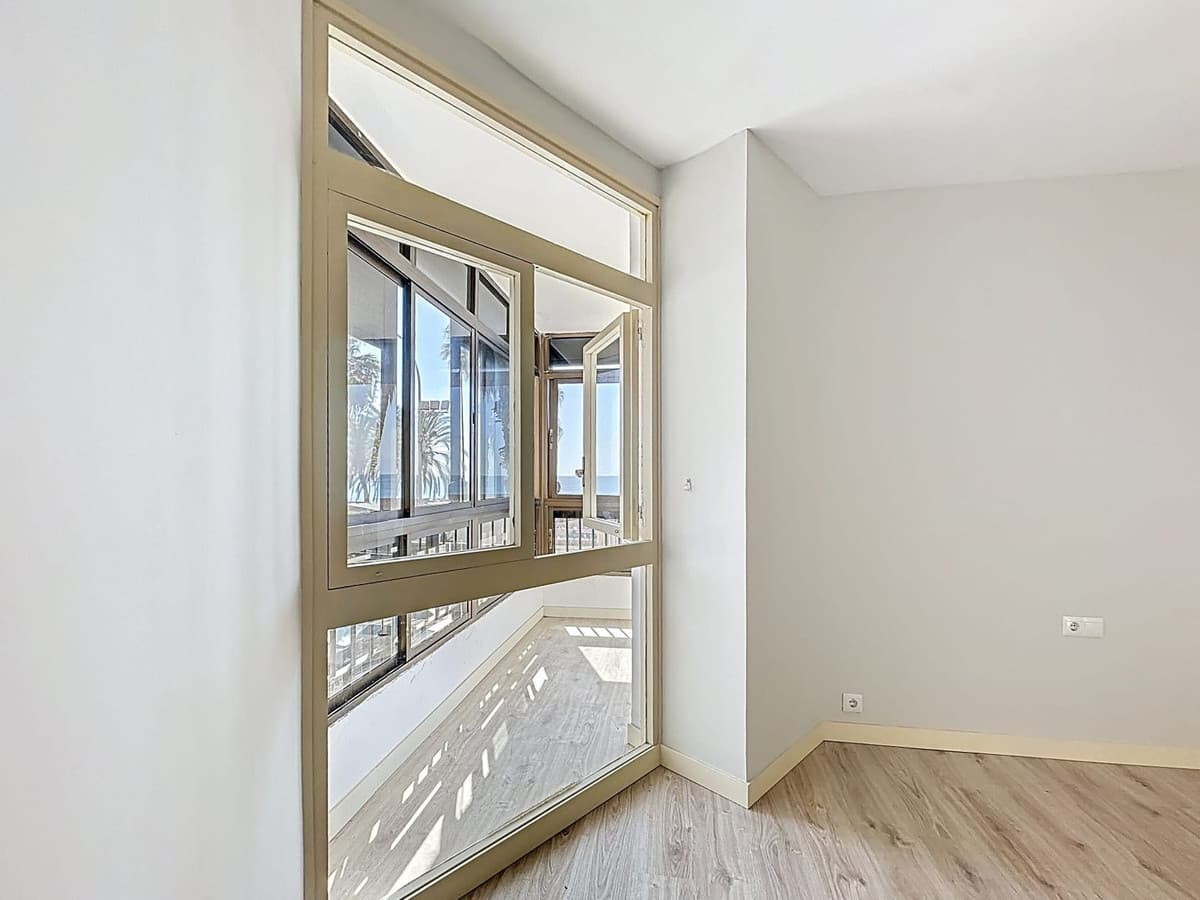 Middle Floor Apartment in Malagueta — photo 6 of 10
