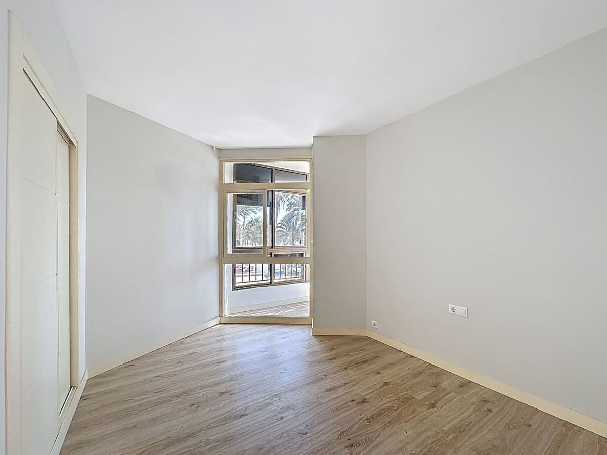 Middle Floor Apartment in Malagueta — photo 7 of 10