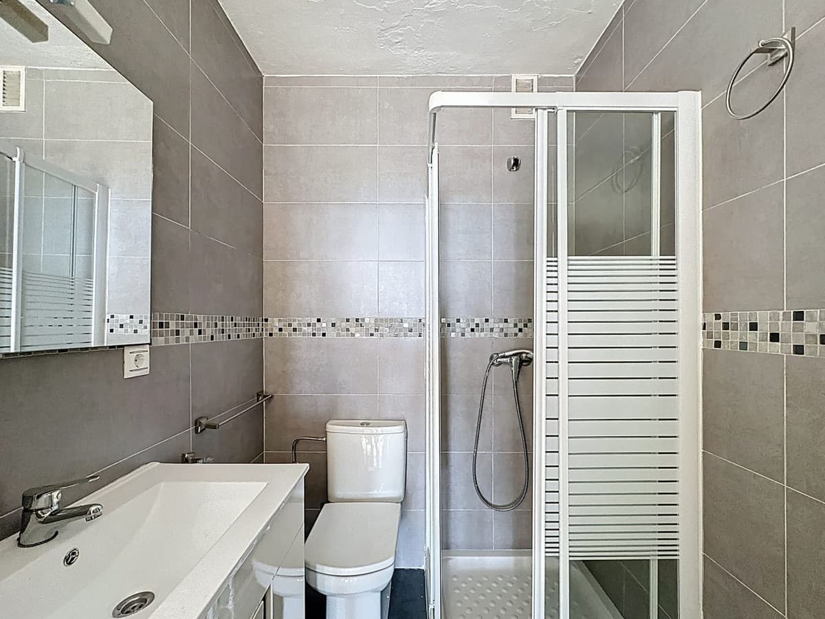 Middle Floor Apartment in Malagueta — photo 8 of 10