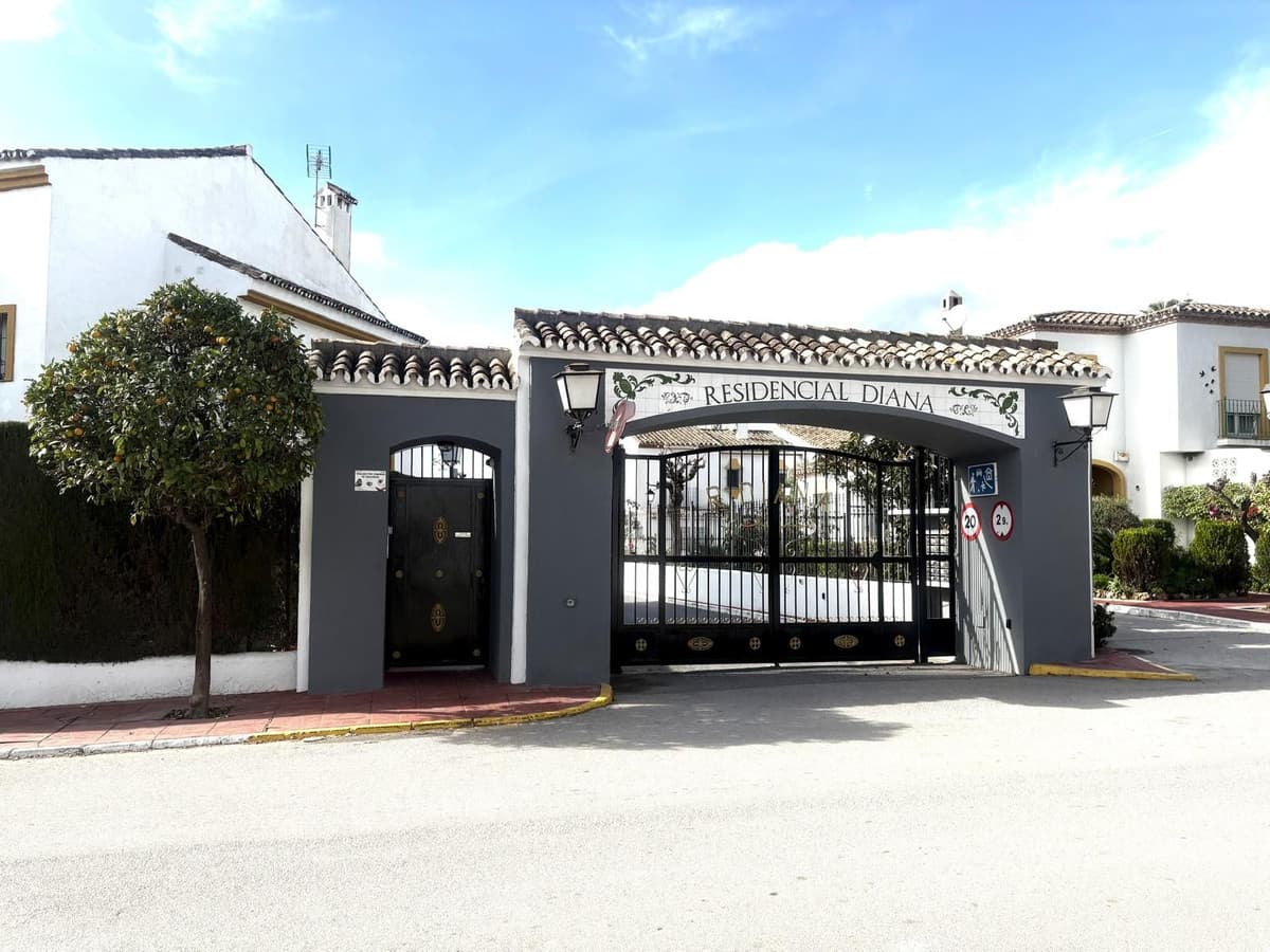 Semi-Detached House in Cancelada — photo 1 of 10