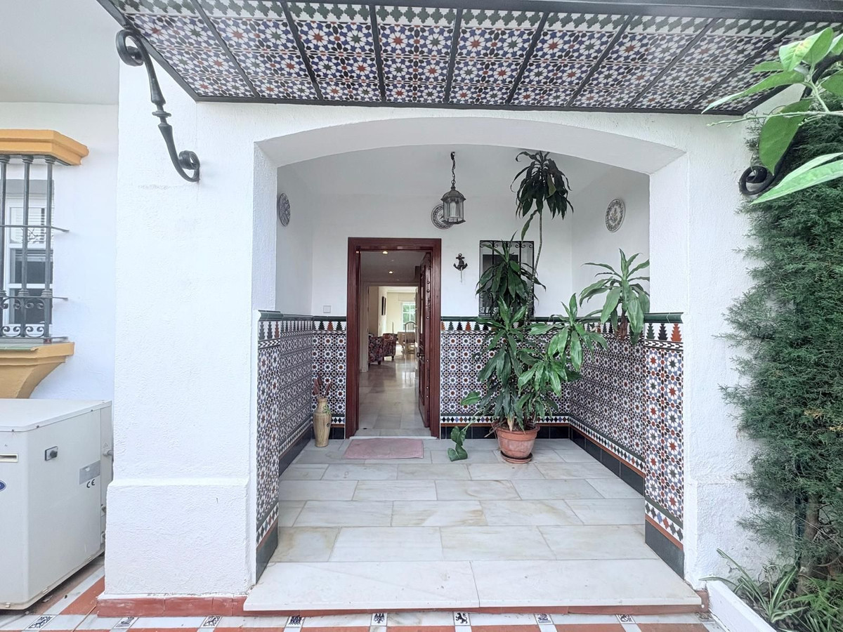 Semi-Detached House in Cancelada — photo 3 of 10