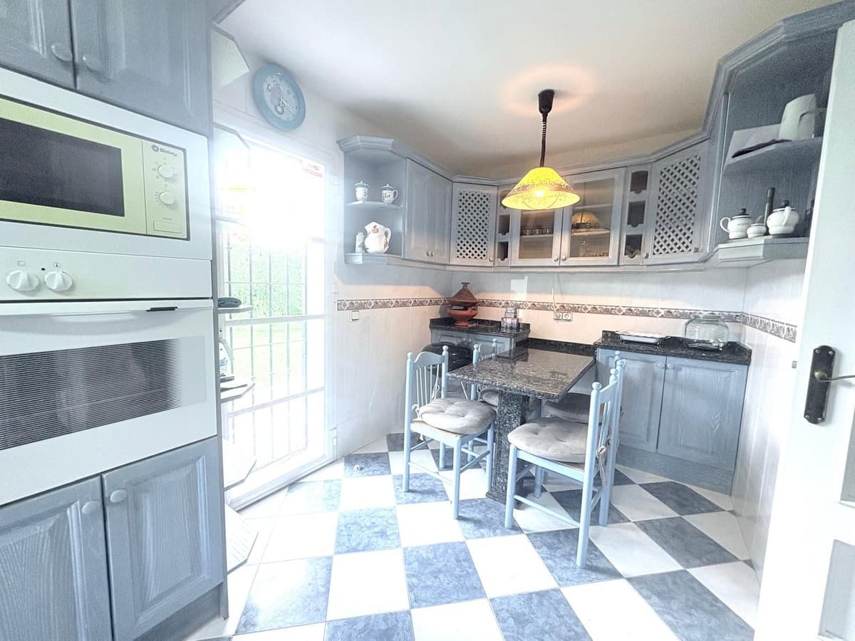 Semi-Detached House in Cancelada — photo 10 of 10
