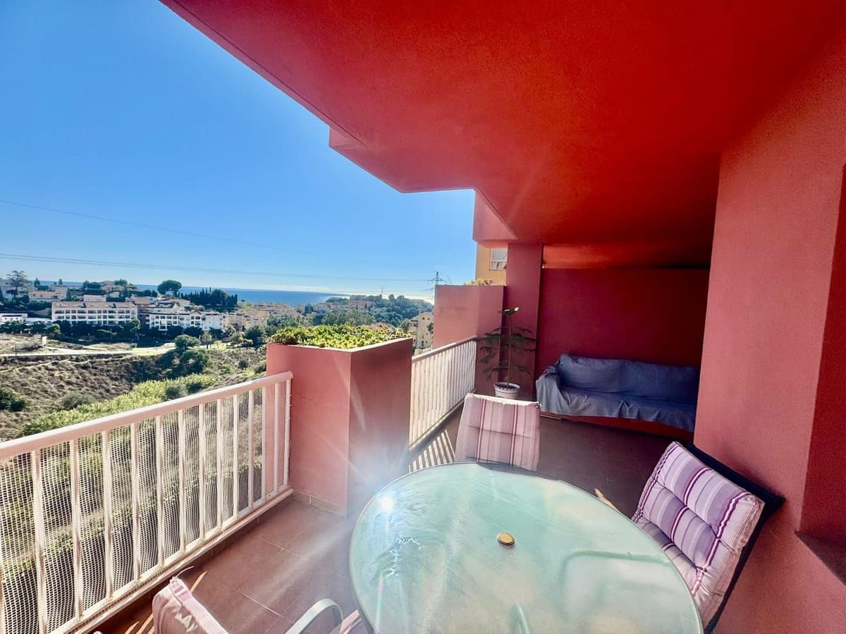 Middle Floor Apartment in Los Pacos — photo 1 of 10