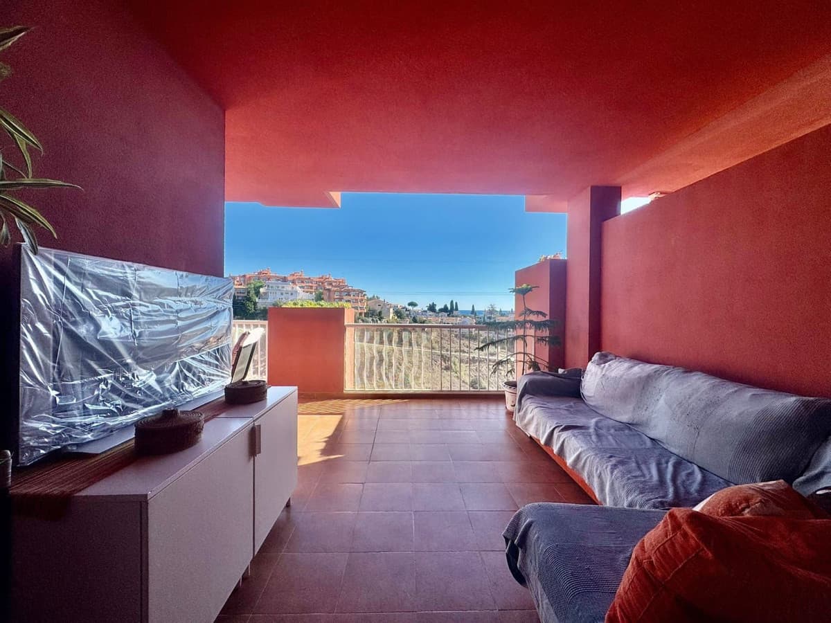 Middle Floor Apartment in Los Pacos — photo 3 of 10