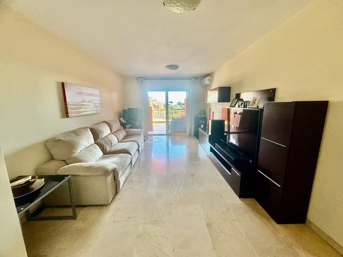 Middle Floor Apartment in Los Pacos — photo 5 of 10