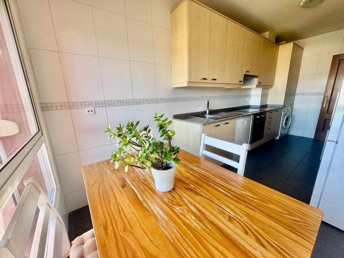 Middle Floor Apartment in Los Pacos — photo 8 of 10