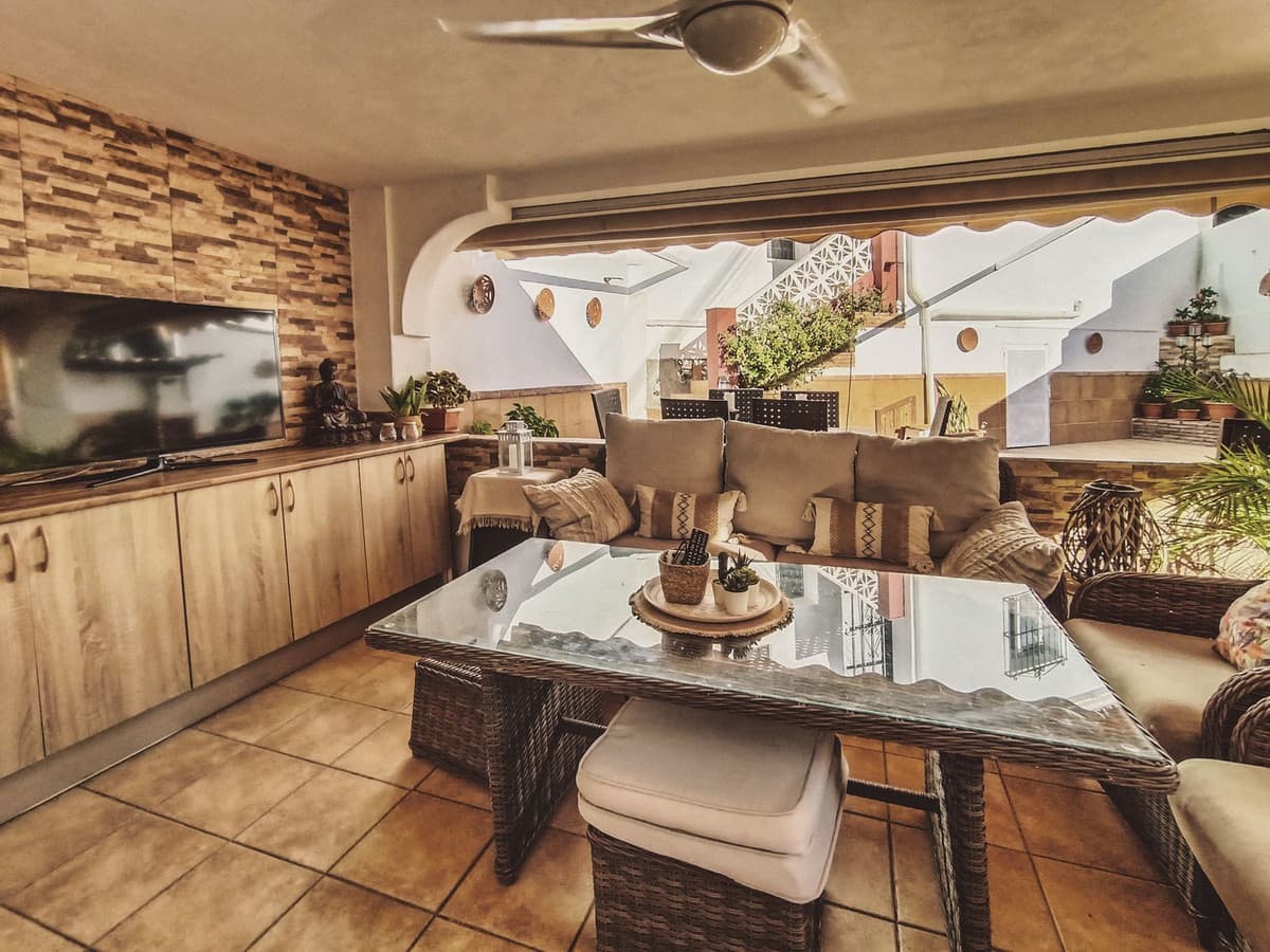 Semi-Detached House in La Campana — photo 7 of 10